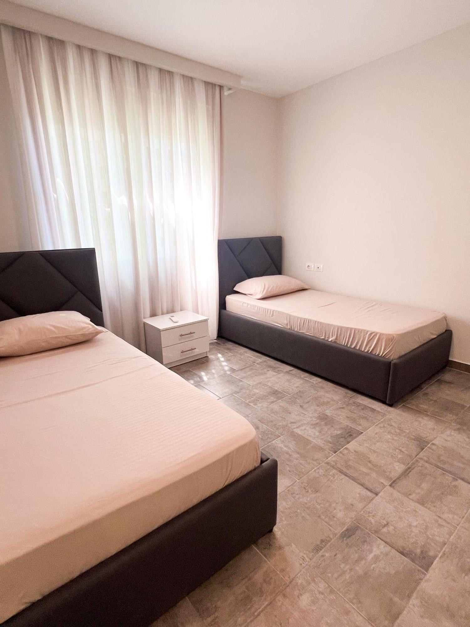 Sea View Apartments Durrës Extérieur photo